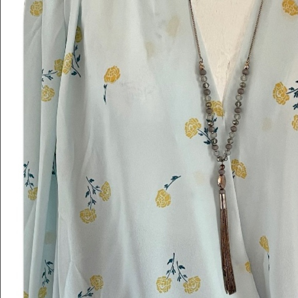 Elodie v neck floral print blouse XL
